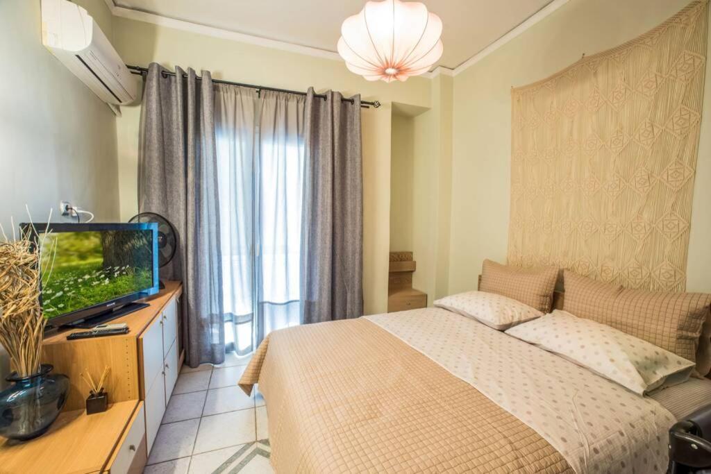 Athinas Apartment พีเรียส ภายนอก รูปภาพ